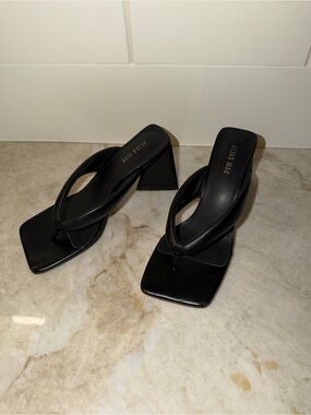 Alias Mae Black Square-Toe Block Heeled Flip Floo